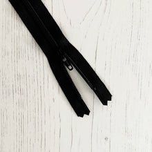 Load image into Gallery viewer, Zip: Black, 25cm (10in), YKK, Closed End