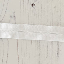 Load image into Gallery viewer, Zip: White, 20cm (8in), YKK, Closed End