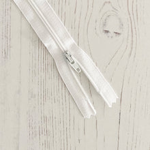 Load image into Gallery viewer, Zip: White, 20cm (8in), YKK, Closed End