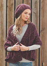 Load image into Gallery viewer, Knitting Pattern: Ladies Ponchos with Cable in Chunky Yarn