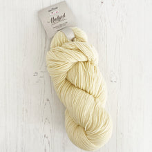 Load image into Gallery viewer, DK Yarn: Undyed Merino Blend, 100% Wool, 250g