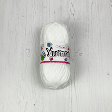 Load image into Gallery viewer, Chunky Yarn: Yummy, White, 100g