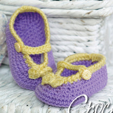 Load image into Gallery viewer, SALE: Crochet Pattern: Baby Shoes for Babies 0-12 Months
