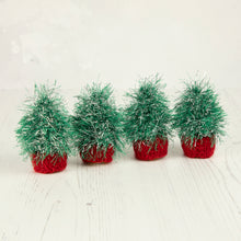 Load image into Gallery viewer, Yarn: Tinsel Chunky in Fir, 50g Ball
