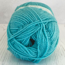 Load image into Gallery viewer, DK Yarn: King Cole Pricewise DK, Menthol, 100g
