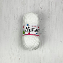 Load image into Gallery viewer, Chunky Yarn: Yummy, White, 100g
